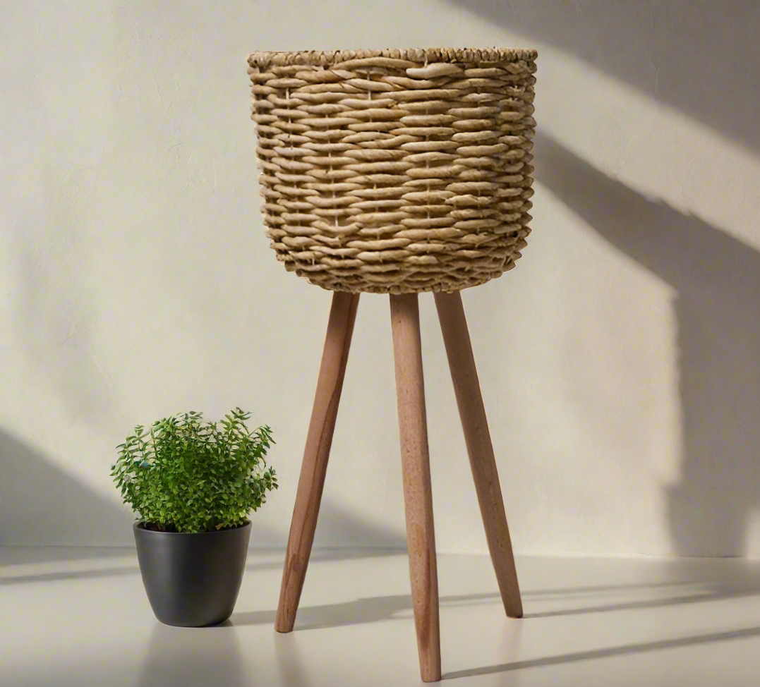 Straw Floor Standing Flowerpot