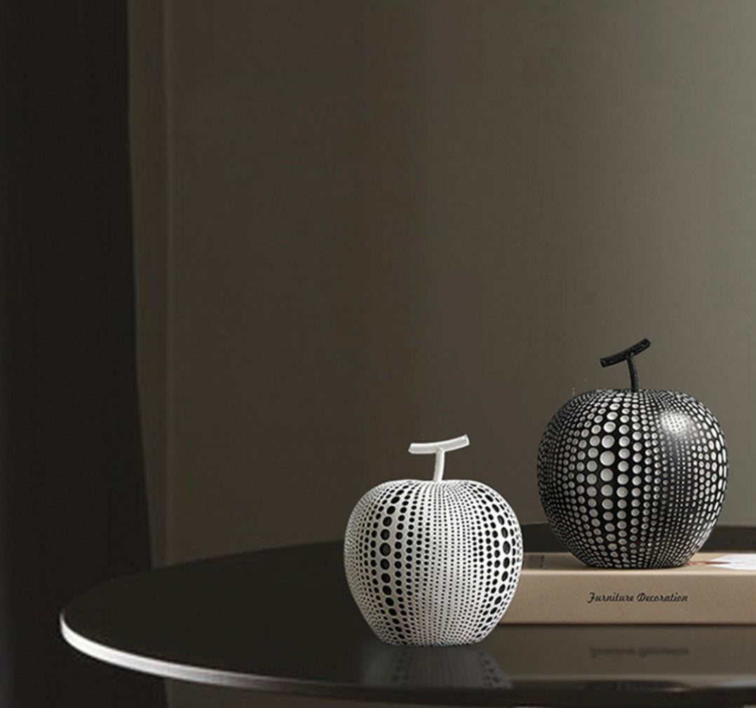 Rita Living Room Apple Ornaments