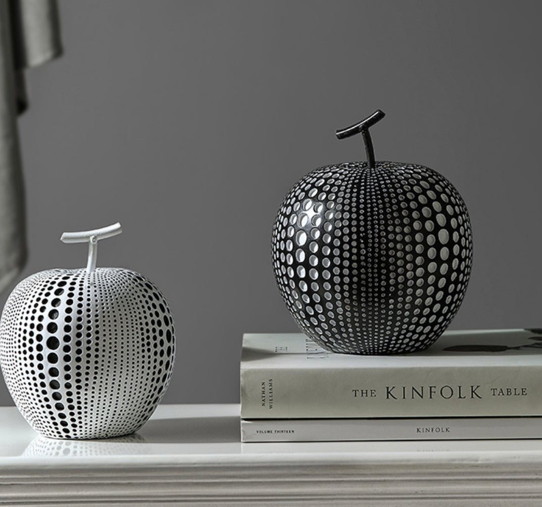 Rita Living Room Apple Ornaments