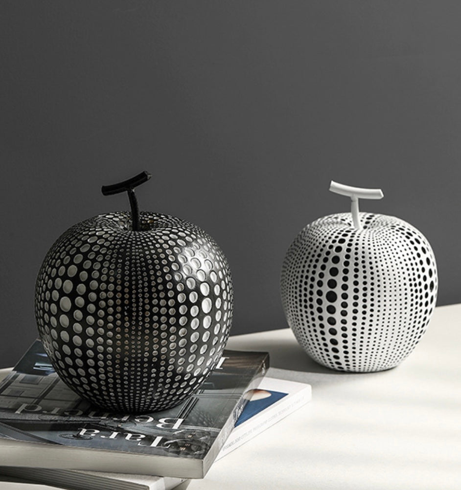 Rita Living Room Apple Ornaments