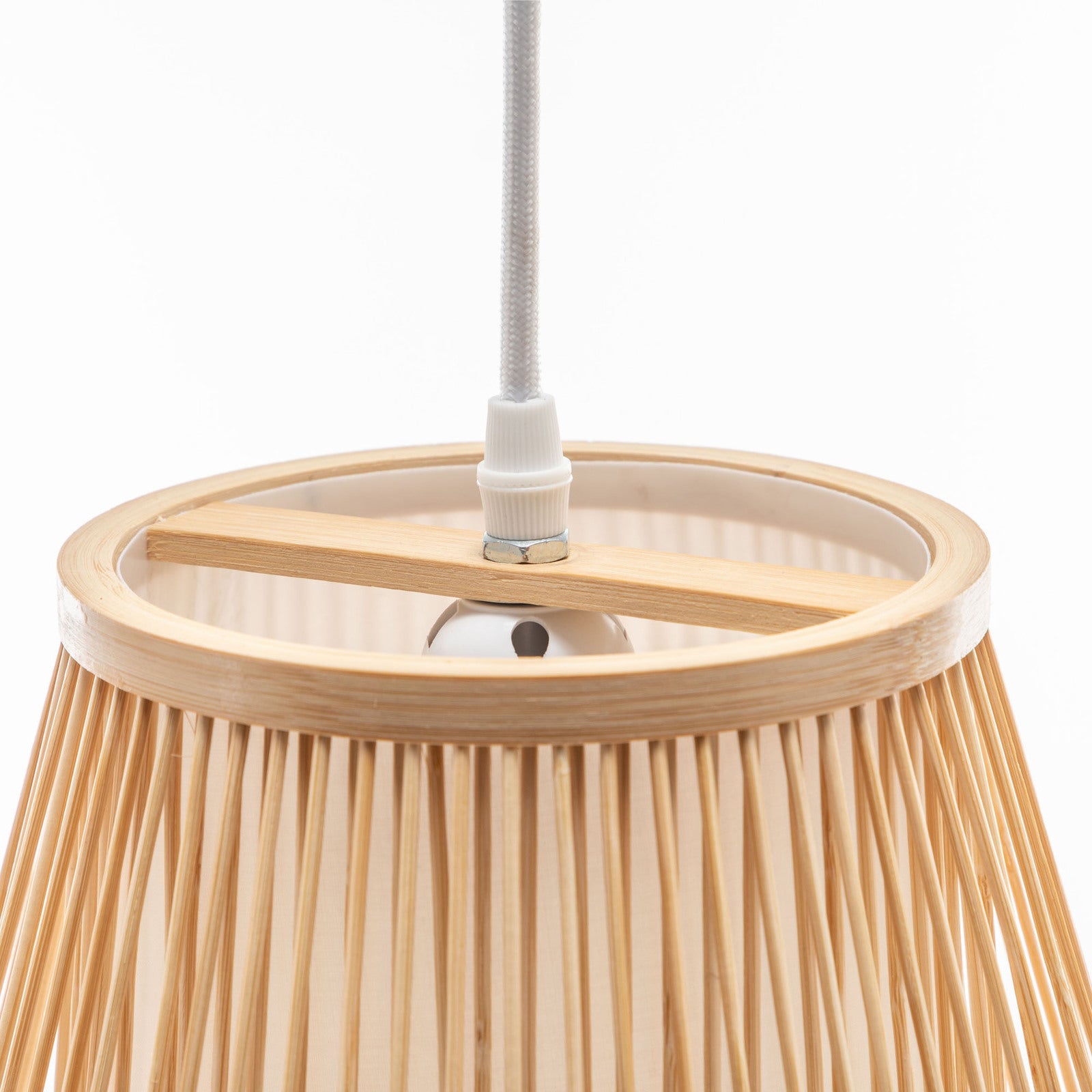 Natural Woven Bamboo – Eco-Friendly & Stylish Home Accents.